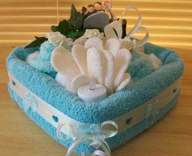 Как красиво свернуть вафельное полотенце для подарка. махровое чудо в подарок