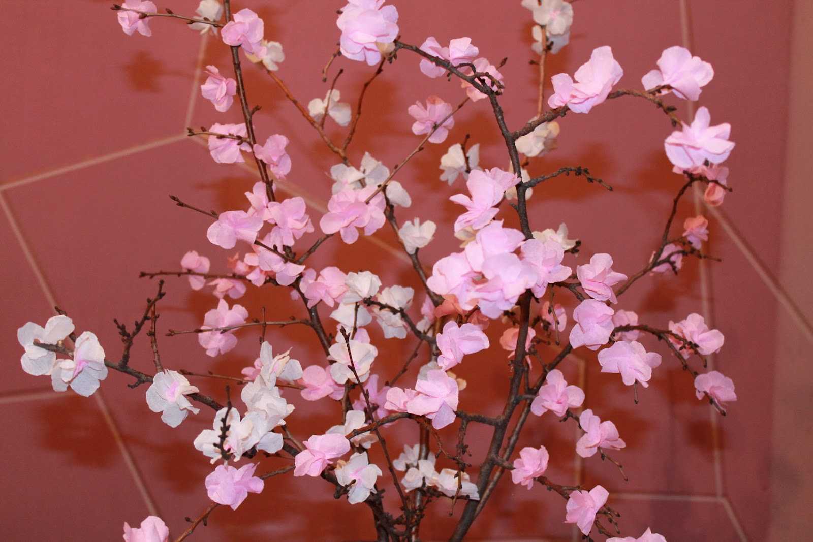 Цветы сакуры из бумаги. своими руками, пошаговые инструкции + 215 фото