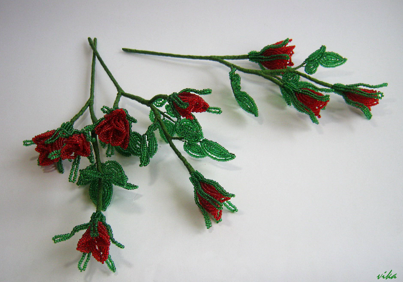 Как сделать розу из бисера: инструкция по плетению маленькой, большой и бокаловидной поделки для начинающих