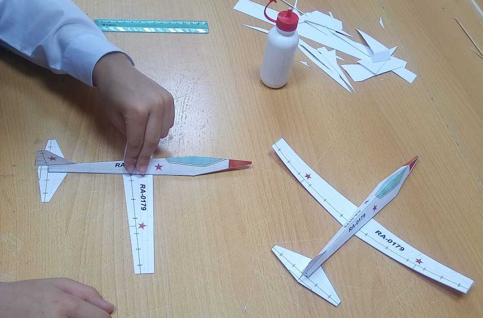 Как сделать самолет из бумаги — инструкция оригами изготовления