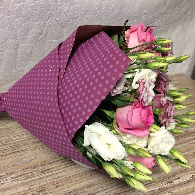 Как красиво упаковать букет в крафт бумагу пошагово (фото и видео) — kazan flower school