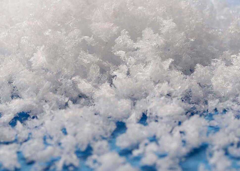 Искусственный снег своими руками: виды и способ изготовления