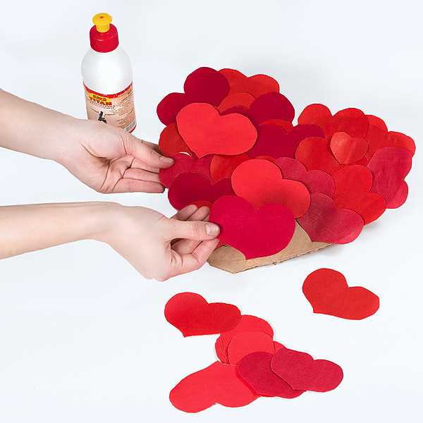 В этой статье собраны 33 способа делать коробки в форме сердечек на День Святого Валентина Коробочки с сердцами своими руками из бумаги и картона
