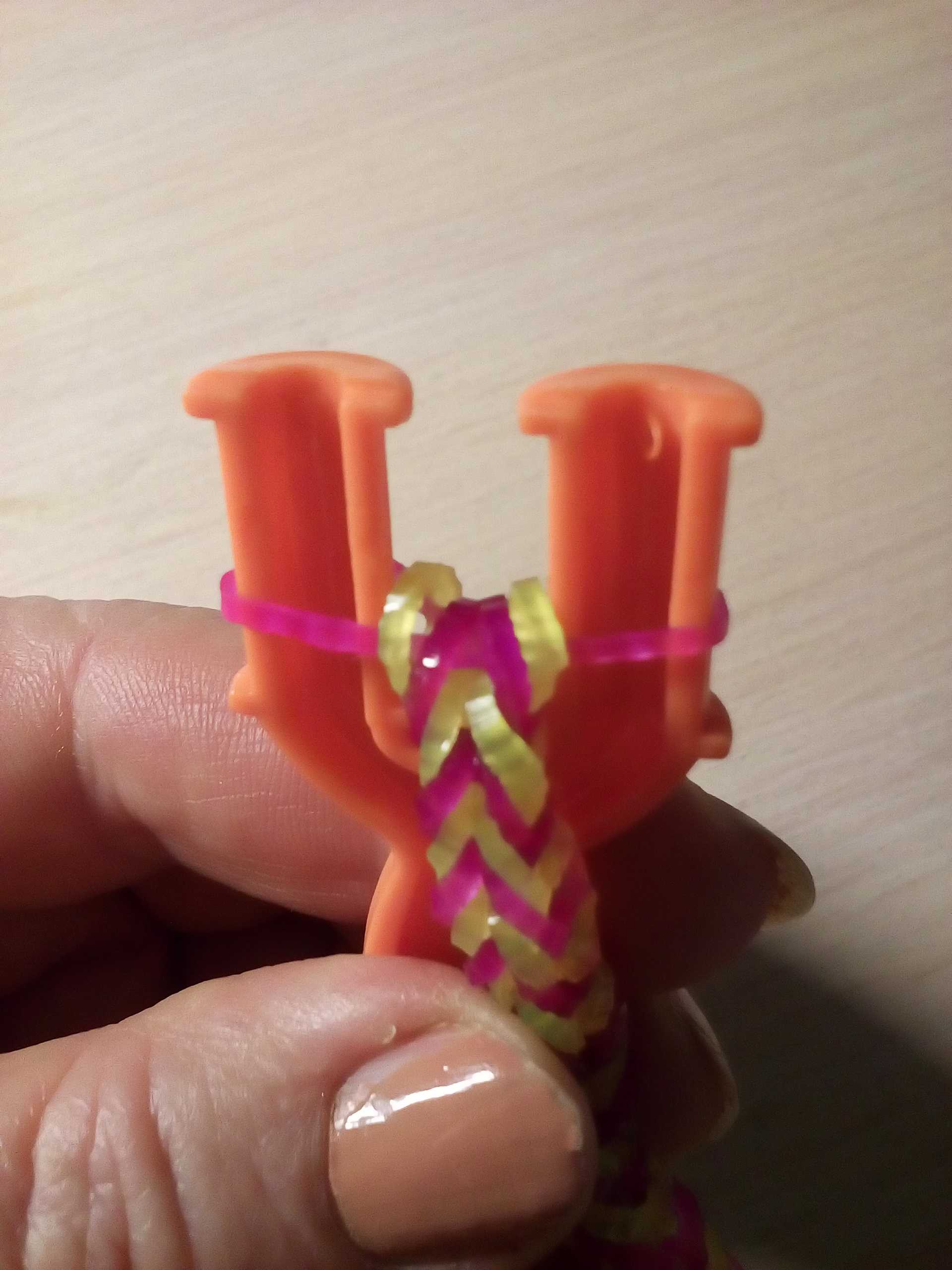 Плетение игрушек из резинок: основы техники для начинающих, примеры объёмных фигурок